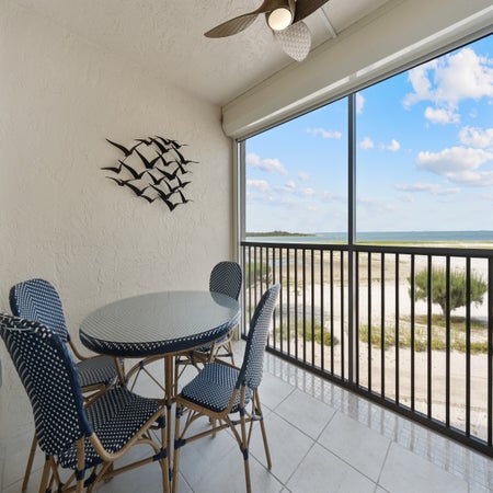 Carlos Pointe #213 Paradise Pointe