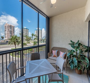 Santa Maria I #104- The Sunnyside