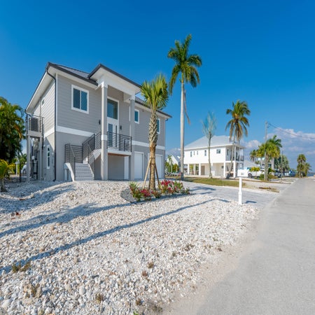 Shella Close To The Beach