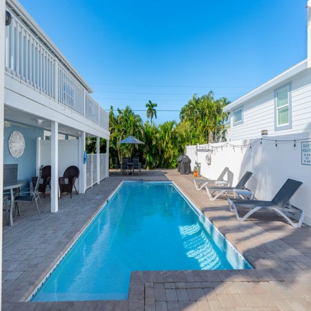 Blue Pearl Manor Lower