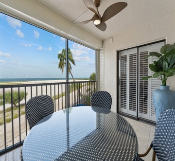 Carlos Pointe #213 Paradise Pointe