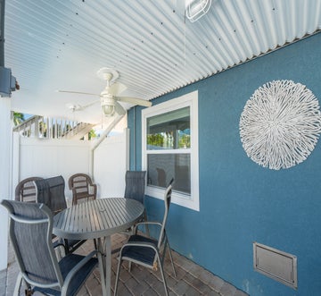 Blue Pearl Manor Lower