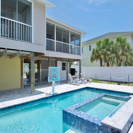 Vallie's Villa & Monty's Place