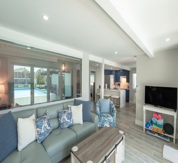 Curlew Beach Cottage