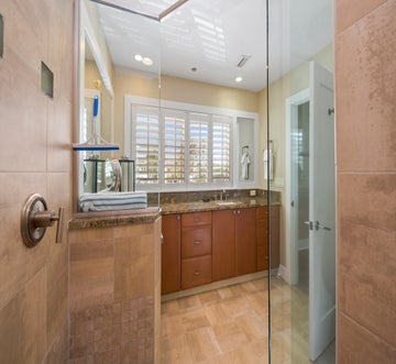 Beachfront Palace (Saint Kyrollos VI)