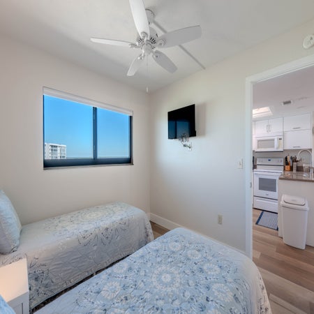 Carlos Pointe #515 - The Pelican Pad