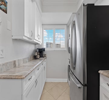 Carlos Pointe #213 Paradise Pointe