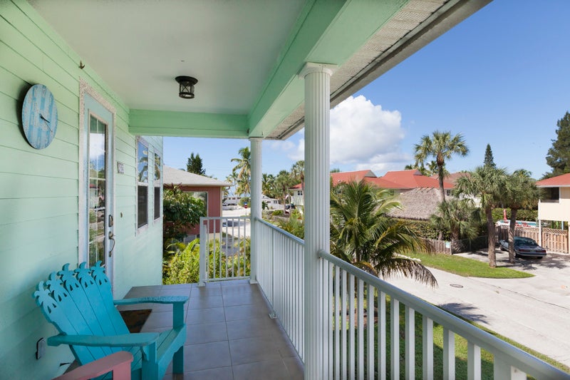 Front porch and Entry Way