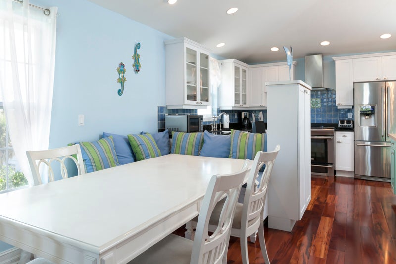 dining area 2nd floor