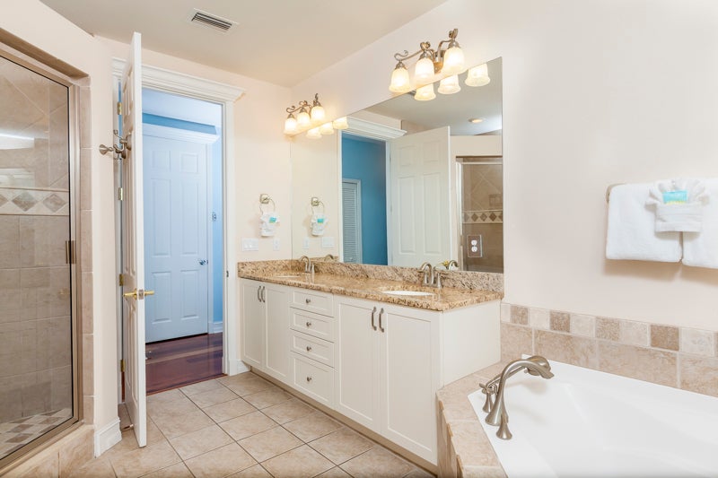 Guest Bath 1st floor
