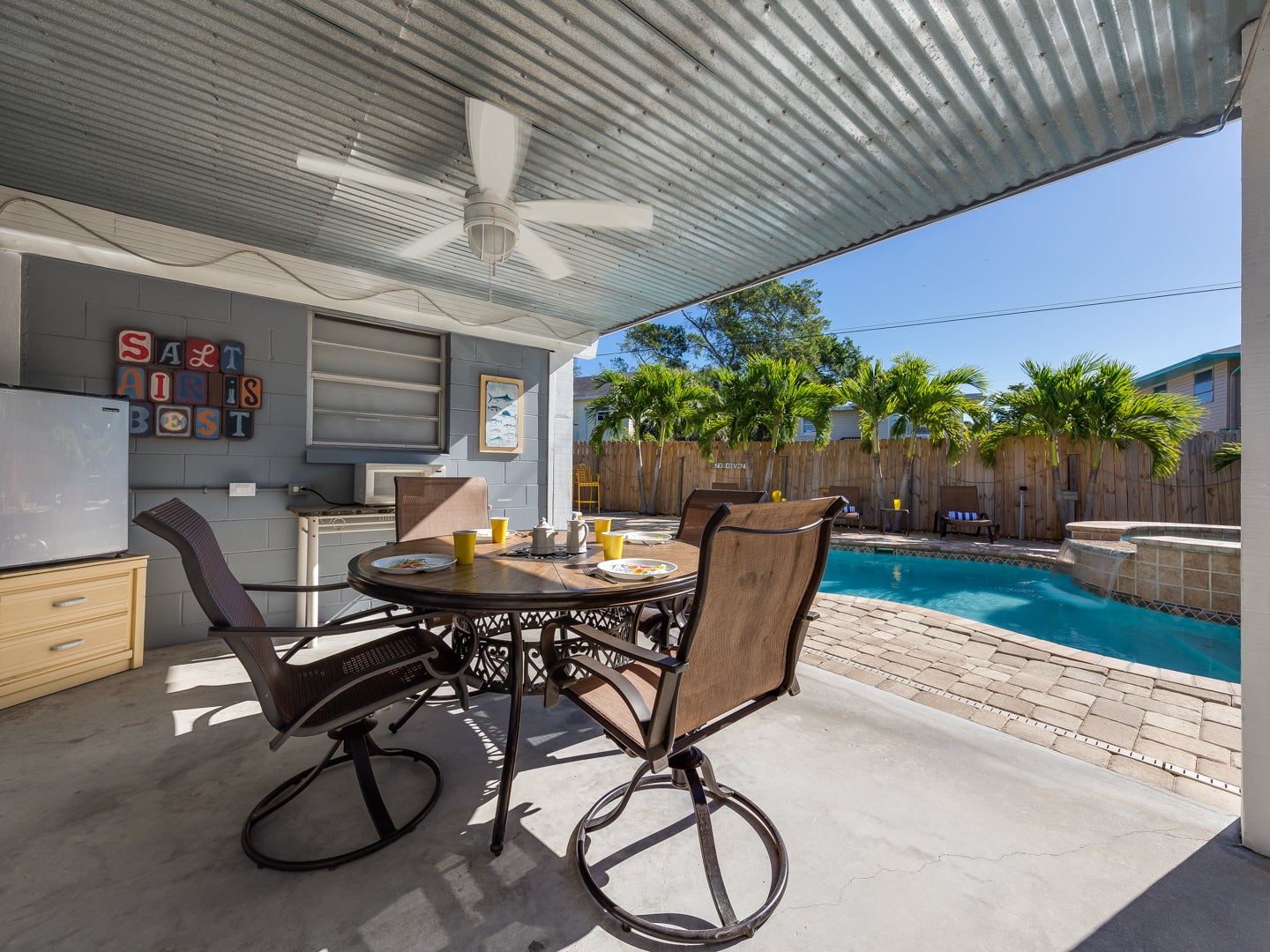 Outdoor dining