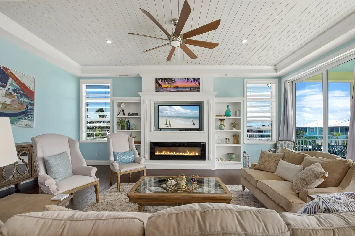 Island Waters Living