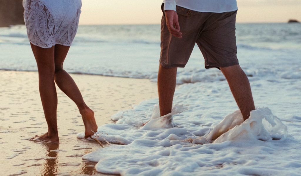 Beach-stroll-Fort-Myers